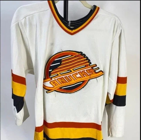 Vintage CCM Sz S Men's White NHL Vancouver Canucks Pavel Bure Jersey Cover
