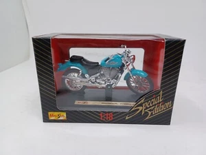 Maisto Honda VT1100C2 diecast motorcycle 1:18 special edition - Picture 1 of 2