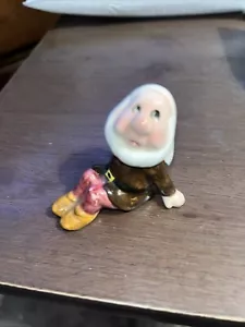 Lot(999)-Vintage Walt Disney Productions Sneezy Dwarf Ceramics Disney Japan - Picture 1 of 6
