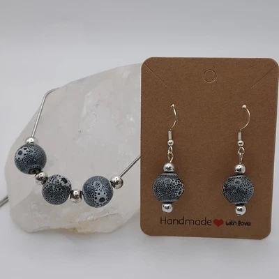 Joyería Collar y Pendientes de Cuentas de Porcelana NUEVO Cadena de Plata de Ley Alambres para Orejas Foto 1 de 4