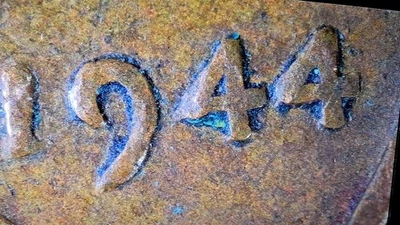 DIE GREASE FILL, BREAKS AND TRAILING ERRORS,  1944 Wheat Penny No Mint Mark #633 - Image 1 of 4