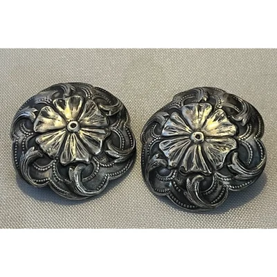 2 CUBIERTAS DE BOTONES ANTIGUAS ART NOUVEAU PLATEADAS Foto 1 de 2