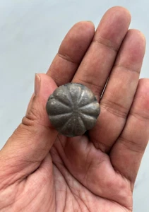 Manijas de perillas ornamentadas para puerta de cajón de gabinete estilo flor de hierro fundido vintage 6 piezas - Imagen 1 de 8