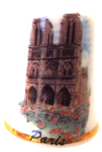 DE A COUDRE THIMBLE PORCELAINE - PARIS NOTRE DAME - Imagen 1 de 1