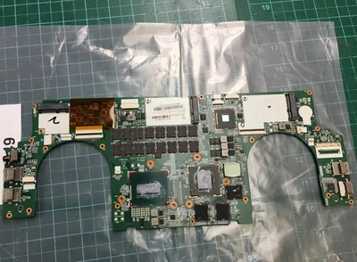 Placa madre Razer Blade RZ09 14" i7-4702MQ 2,2 GHz 8 GB GTX765M RZ09-01021101-R3U1 Foto 1 de 3