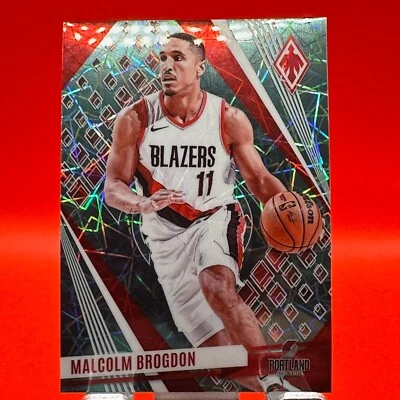 2023-24 Panini Phoenix - Malcolm Brogdon #40 Teal Lazer Phoenix - Image 1 of 2