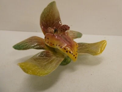 AUSTRALIAN POTTERY DARBYSHIRE ORCHID SALT OR PEPPER - SINGLE SHAKER - Image 1 of 4