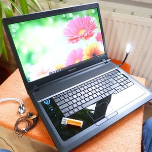 Medion P8610 XXL Kino 18 Zoll l BLURAY I SSD Windows 11 l 8GB RAM HDMI GeForce - Bild 1 von 15