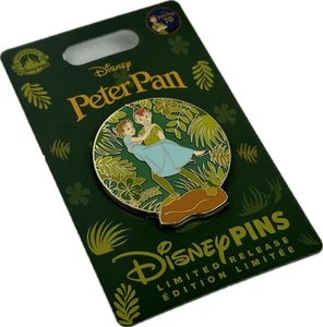 Disney Parks Gold Limited Release 70th Anniversary Peter Pan Rescuing Wendy Pin - Bild 1 von 2