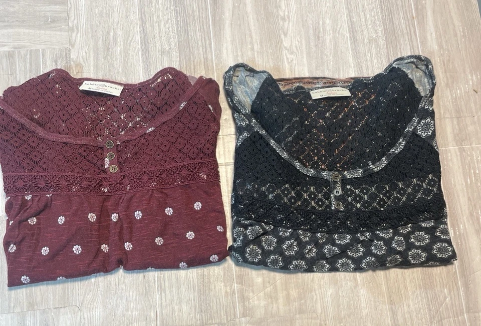 Bobbie Brooks 批量短袖上衣 M 码 蕾丝花卉钻石印花 轻便 — 第 1/4 张图片