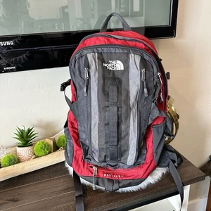 The North Face Box Shot Rucksack Rot Grau - Bild 1 von 9