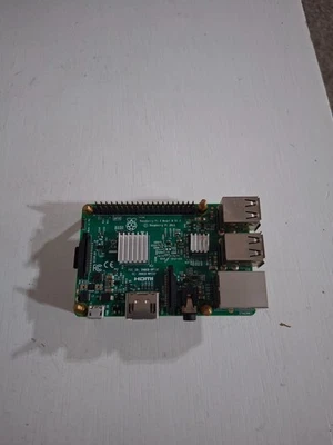 Raspberry Pi 3 Modelo B Cuatro Núcleos 1.2ghz 64bit CPU 1GB RAM WiFi y Bluetooth 4.1 Foto 1 de 3
