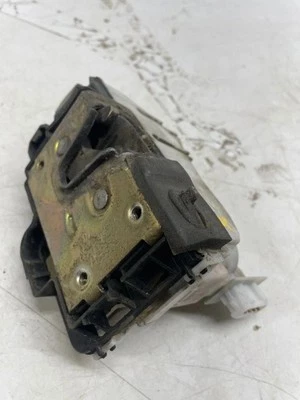 Cerradura puerta trasera izquierda volkswagen golf III 1995 1H4862153 DTS2008 Foto 1 de 4