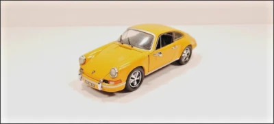 UNIVERSAL HOBBIES PORSCHE 911  1/43 #CA3/5#. - Immagine 1 di 2