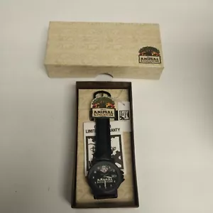 Disney's Animal Kingdom Gedenkuhr Ltd Edition braucht Batterie! Mit Etikett - Bild 1 von 6