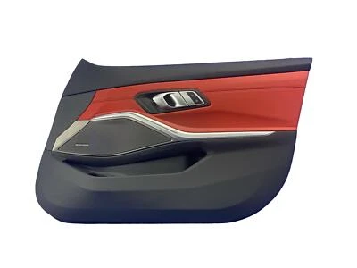 BMW M3 2021-2024 PANEL DE MOLDURA DE PUERTA INTERIOR DELANTERO DERECHO NEGRO CON CARTÓN ARMON Foto 1 de 4