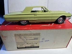 Boxed 1964 Ford Thunderbird Dealer PROMO 1/25 Orig Box T-bird Green Hardtop 2DR - Picture 1 of 6