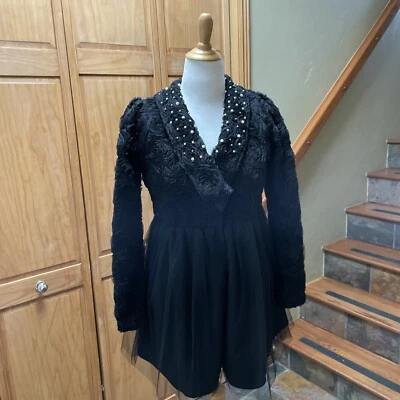 Chaqueta Ryu Fuzzy de Encaje con Volantes Cuentas Negra Nueva con Etiquetas Vampiro Bruja Emú Gótica Grande $250 Foto 1 de 4