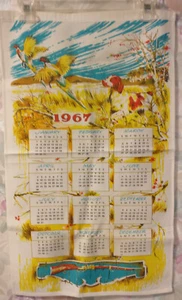 VTG 1967 CALENDAR KITCHEN TEA TOWEL PHEASANT BIRD DOG HUNTING 15.5 X 25.5 - Picture 1 of 2