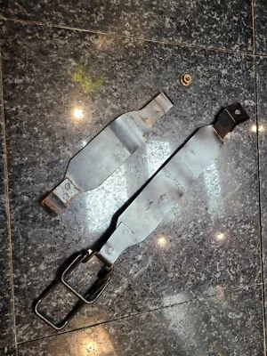 Juego de correas de sujeción de batería OEM Mercedes W107 R107 350SL 450SL 380SL 500SL 560SL Foto 1 de 4