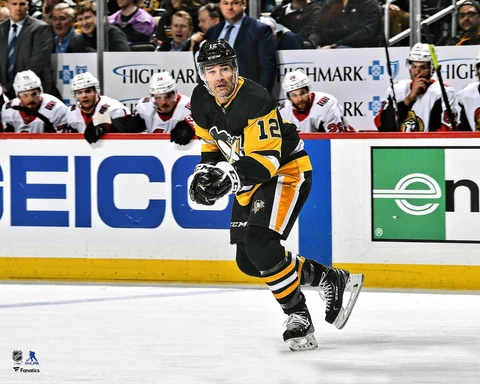 Patrick Marleau Penguins Unsigned Black Jersey Skating Photo Cover