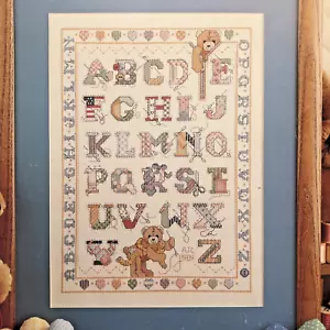 Folleto con patrón de gráfico de punto de cruz alfabeto de costura 82 ocio artes niños - Imagen 1 de 5