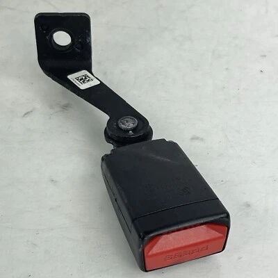 2015 - 2018 BMW F30 F36 428i F80 - Rear Left Seat Belt Buckle / Receiver 7375445 - Image 1 of 3