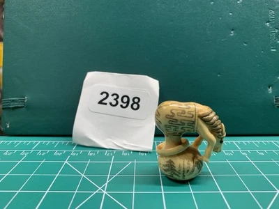 3332398 Netsuke Foto 1 de 4