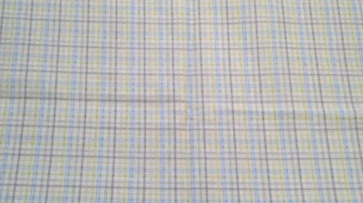 Tecido Joann NOVO 1" Blocos Azul Amarelo Branco Bordado em Cinza 42" X 23" $3.50 - Imagem 1 de 4