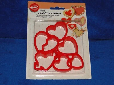 New Wilton Heart Bite size Cookie Cutters, 5 cutters, 2303-9318 - Image 1 of 3