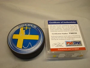 Henrik Sedin Signed Team Sweden Hockey Puck Autographed Canucks PSA/DNA COA 1D - Picture 1 of 4