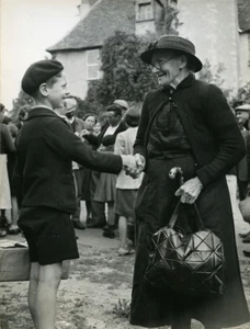 France Brugheas Parisian Children Refugees Old Photo Trampus October 1940? - Imagen 1 de 3