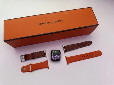 Apple Watch Hermes Series 4 Silver 44mm Excellent Condition - Image 1 of 4