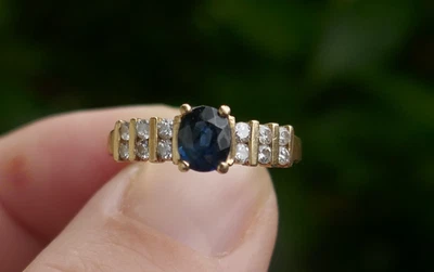 Anillo vintage de diamantes y zafiros de oro amarillo de 14 quilates - talla 5,25 Foto 1 de 4