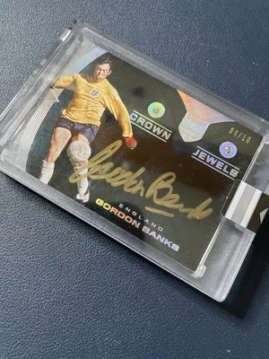 2018 尊敬足球戈登·班克斯英格兰皇冠珠宝/10 张卡签名 — 第 1/4 张图片