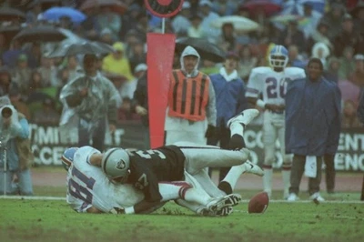Lester Hayes Original 35mm Negative Nov 24 1985 Los Angeles Raiders VS Denver - Image 1 of 2