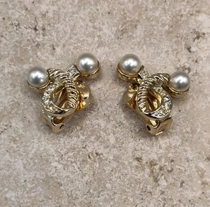 Vintage signierte Kramer Ohrclips goldfarben Perlenimitat und Strass - Bild 1 von 12