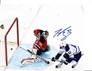 TORONTO MAPLE LEAFS TYLER BOZAK SIGNIERT AUSREISSTOR 8 X 10 - Bild 1 von 1