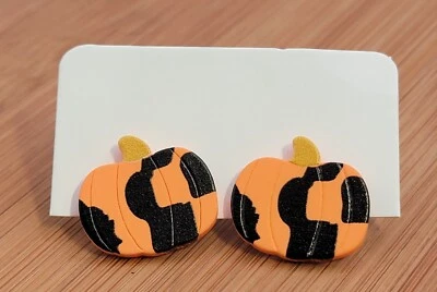 Pendientes Acrílicos en Forma de Calabaza Tachuelas Naranja con Motas Negras Foto 1 de 4