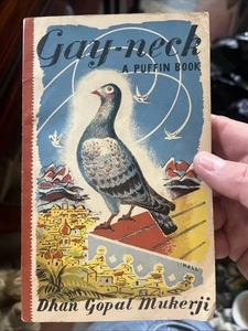Gay-neck: The Story of a Pigeon Paperback – 1 Jan. 1944 - Bild 1 von 6