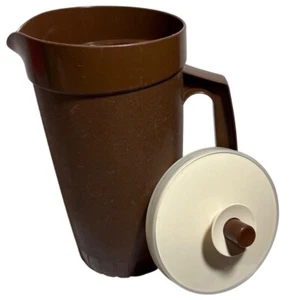 Jarra de plástico marrón Tupperware vintage con mango de tapa de botón 874 1 cuarto - Imagen 1 de 11