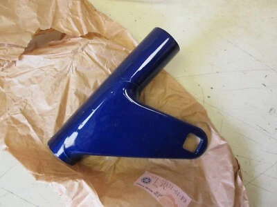 YAMAHA OEM SOPORTE DE MONTAJE DE FAROS CUBIERTA DE HORQUILLA DERECHA AZUL / 73-74 TX500 75 XS500 Foto 1 de 4