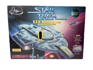 Star Trek USS Defiant NX-74205 Vehicle 1997 Playmates - Picture 1 of 8