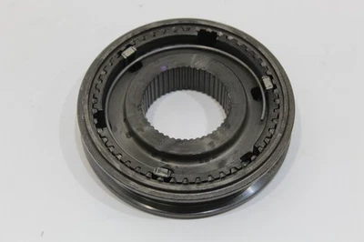 VW Tiguan 5N Gearbox Synchronizing Hub Collar 5/6th Gear New Genuine 02M311241C - Image 1 of 4