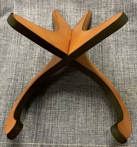 Kala Stand Out Foam Mahogany Ukulele Stand New Open Box - Picture 1 of 2