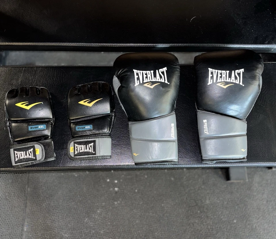 Guantes y guantes de boxeo MMA Foto 1 de 2
