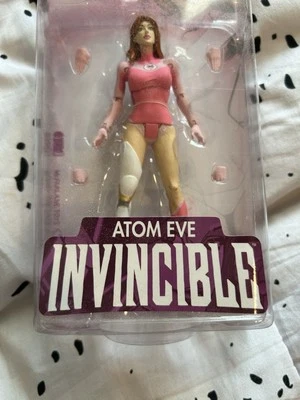 Figura de acción McFarlane Invincible Atom Eve edición limitada versión LIMPIA Foto 1 de 3