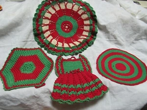 Vintage Hand Crocheted Set 4 Potholders Doilies Trivets Red Green - Picture 1 of 11
