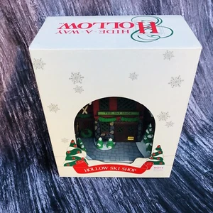 Vintage Dept 56 Hide-A-Way Hollow Ski Shop Roleys Store 1989 #5352-0 New Old Stk - Picture 1 of 8