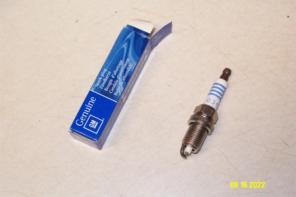 GM 93176801 Spark Plug-Conventional fits 08-09 Saturn Astra  GM34 - Image 1 of 1